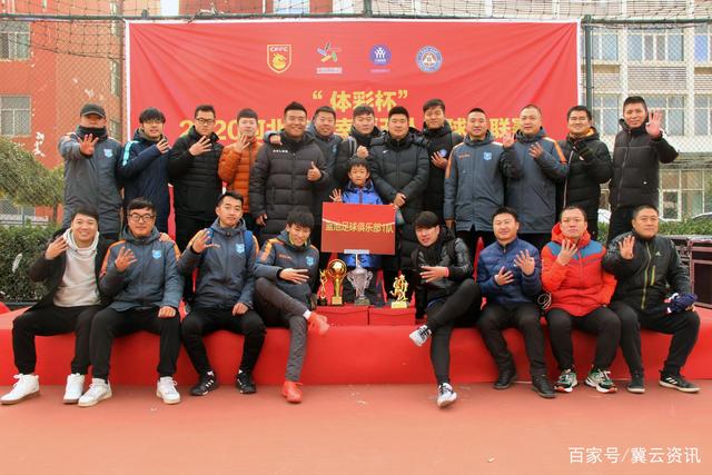 父女在清华校园重现17年前温馨瞬间